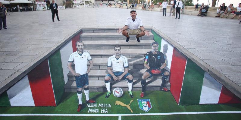 PRESENTATA LA NUOVA MAGLIA AWAY DELL’ITALIA CON UNA STREET ART 3D A BARI